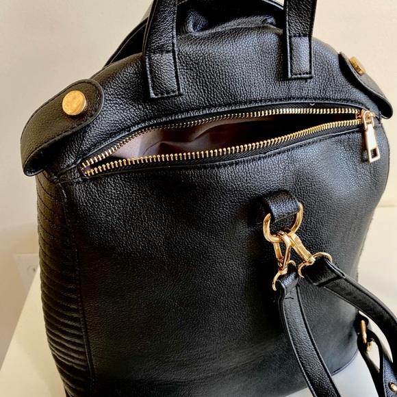 MOSCHINO REPLI BACKPACK JACKET MODEL - Picture 3 of 5